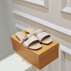 Louis Vuitton Slippers